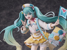 明るく元気なツアーガイド風ミク!「マジカルミライ 2024」メインビジュアルがフィギュア化―長い髪や足元のデザインも印象的 画像