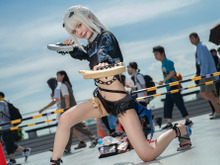 【コスプレ】まるでフィギュア！くびれたウエストにスラリとしたプロポーションが美しい『FGO』の「メリュジーヌ」レイヤーに熱視線【写真9枚】 画像
