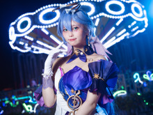 【コスプレ】名古屋の夜を彩る『崩壊スターレイル』ロビン！ポージングが巧みな美女レイヤー・ぷおぷお 【写真8枚】 画像
