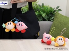 手を繋ぐカービィとワドルディがキュート！『星のカービィ』より「おそろいポーズなマスコット」がプライズ景品として9月上旬に順次展開 画像