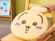 ちいかわ、ハチワレ、うさぎの顔が体にフィット！程よい弾力の低反発クッションがプライズで登場 画像