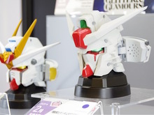 劇場版「ガンダムSEED」マイティーストフリ、デスティニーSpecIIのヘッド型スピーカーがプライズ化！マイフリは額部ビーム射出状態を再現 画像