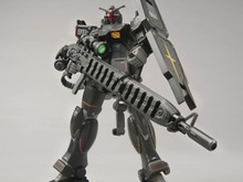 局地型ガンダム（北米戦仕様）が「試作型ロングレンジ・ビームライフル」を携えてHGガンプラ化！シールドをガンマウントにした射撃体勢も演出可能 画像