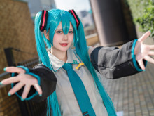 【コスプレ】世代を超えて愛される「初音ミク」！フレッシュな魅力が溢れる高校生レイヤーに熱視線【写真9枚】 画像