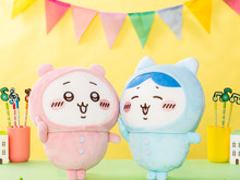 「ちいかわ」“パジャマ”に身を包んだうさぎ、ハチワレたちが可愛い！大きめサイズなぬいぐるみでプライズに登場 画像