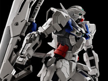 「ガンダムアストレア」が新規造形の「プロトGNツインブロードブレイド」装備でMGガンプラ化！中央から分割し、中型剣としても使用可能 画像