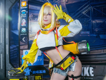 【コスプレ】美くびれ際立つ、S字ラインがお見事!『NIKKE』エレグの美女レイヤー 【写真10枚】 画像