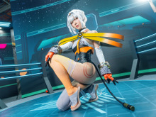 【コスプレ】褐色肌&銀髪がミステリアス!妖艶な表情で視線を奪う美女レイヤー【写真6枚】 画像