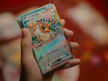 『ポケカ』新PVに未発表カード「イーブイex」登場!パッケージを飾る新パック「テラスタル???」もチラ見せ 画像