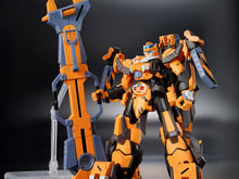 ライアット・ジャレンチは機体以上のデカさ！『スパロボOG』シリーズより「ガンレオン」がHGプラモ化―迫力満点の「マグナモード」も完全再現 画像