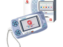 懐かしい…！発売から25周年の「ワンダースワンカラー」がミニチュアチャームにーカセットが付属し装着可能 画像