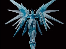 ガンダム大型イベントで“特別カラーのガンプラ”販売！「MG フリーダム Ver.2.0［CROSS CONTRAST COLORS／CLEAR BLUE］」など3種が先行公開 画像