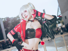 【コスプレ】安定のハーレイクイン、ペニーワイズらホラー映画の女体化もズラリ!「東京コミコン2024」美麗レイヤー10選【写真51枚】 画像