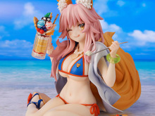 ウィンクする表情や佇まいが愛らしい！『FGO』より水着姿の「玉藻の前」がフィギュア化―最終再臨を常夏感たっぷりに再現 画像