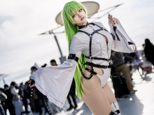 【コスプレ】「コードギアス 反逆のルルーシュ」C.C.の太ももが魅惑的…！【写真6枚】 画像