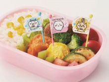 ランチタイムも「ちいかわ」で彩りを!包むだけで笑顔が可愛いおにぎりラップに立体ピック、癒やしを運ぶアイマスクまでズラリ 画像