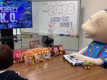 『スト6』とコラボした「カラムーチョ」のヒーおばあちゃん、ベガ使いだった―“明らかにやり込んだ手つき”でパーフェクトKO!ベガ立ちまでする 画像