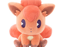 ロコンのつぶらな瞳に吸い込まれる…『ポケモン』人気のぬいぐるみシリーズ「サイコソーダ・リフレッシュ」に新たな仲間が追加! 画像