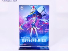 歌います!「ガンダム」45周年×「初音ミク」コラボグッズがプレバンにて本日3月7日12時より販売―アクスタからアパレルまでズラリ 画像