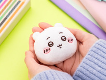 「ちいかわ」丸いお顔を眺めて身だしなみチェック!ぬいぐるみマスコット型ミラーがプライズで展開 画像
