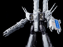 劇場版「超時空要塞マクロス」より「完全変形SDF-1 MACROSS」が再販!要塞型から強行型への変形を完全再現 画像