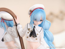 へそ出しセーラー服に、脱ぎかけタイツ!『アズレン』より「ジェーナス」1/8スケールフィギュアが予約受付中ー専用台座の全身鏡でリアル感が凄い 画像