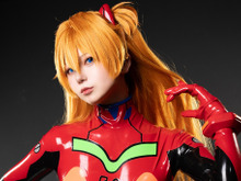 【コスプレ】「エヴァ」アスカのピチテカでしなやかな曲線美!ラバースーツを愛する博多美女が目指す到達点【写真10枚】 画像