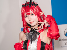 【コスプレ】真っ赤なドレスに伸びる美脚が艶やか!振り向き姿にも華がある「バーヴァンシー」の美女レイヤー【写真8枚】 画像