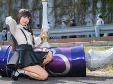 【コスプレ】巨大ハンマーでにっくき残業を粉砕!「ギルます」アリナの美女レイヤーが美脚も露わにソロ討伐を敢行【写真11枚】 画像