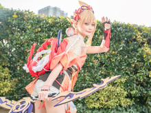 【コスプレ】人懐っこい笑顔と溌剌としたポージングが魅力的!『原神』宵宮の美女レイヤーが一足早く夏をお届け【写真8枚】 画像