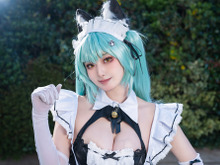 【コスプレ】猫耳メイドはいかが?フリルエプロン&白ニーハイでお迎えしてくれる『NIKKE』プリバティの可愛さが爆発!【写真8枚】 画像