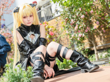 【コスプレ】今なお愛される「金色の闇」!巧みなポージングで魅せる美少女レイヤー【写真8枚】 画像