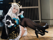 【コスプレ】頼れるけどちょっと“ポン”なシスターに祝福を!『ブルアカ』サクラコの透明感あふれる佇まいが美しい【写真8枚】 画像