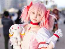【コスプレ】フリルスカートをはためかせる「まどマギ」の鹿目まどか!微笑む姿が美少女すぎて見惚れてしまう【写真6枚】 画像