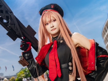 【コスプレ】アーミー×ニーハイの絶対領域を展開!キリリとした表情がかっこいい美脚レイヤーによる『NIKKE』ラピ【写真7枚】 画像