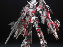 約2万円の「HG フェネクス(ゴールド/シルバーメッキ仕様セット)」が眩しい!特別カラーのガンプラ3種に大注目 画像