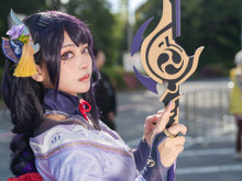 【コスプレ】鍛えた体幹が作り出すポージングが完璧!夕日を受け薙刀を構える美女レイヤーが神々しい【9枚】 画像