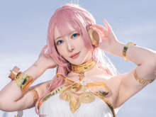 【コスプレ】雨の中佇む「巡音ルカ」が幻想的でうっとり!白ドレスをまとい見事な脚線美を見せる美女レイヤー【写真10枚】 画像