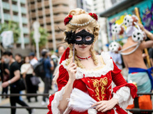 【コスプレ】大阪から歩いて来たマリー・アントワネットがクオリティ高すぎ!45歳の初心者レイヤーって嘘でしょ?【写真8枚】 画像