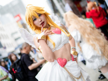 【コスプレ】アニメ「パンスト」の人気キャラ、パンティの美くびれに注目!挑発的なポーズもお手の物な関西美女レイヤー【写真9枚】 画像