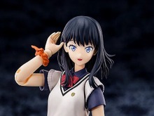 足を組んだ太ももも楽しめる!「グリッドマン ユニバース」より「宝多六花」可動プラスチックモデルが2次受注開始 画像