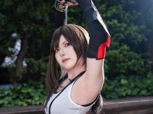 【コスプレ】脇チラな勝利ポーズにグッとくる!『FF7』ティファが躍動感あふれるポージングと美しいスタイルで魅了する【写真9枚】 画像