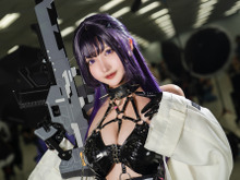 【コスプレ】挑発的なボンデージファッションがダークな魅力を引き立てる!スタイル抜群の『NIKKE』ミハラに熱視線【写真8枚】 画像