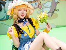 【コスプレ】元気いっぱいな表情が可愛い!『鳴潮』ヴェリーナがスラリとした美脚と太陽のような笑顔で魅せる【写真10枚】 画像