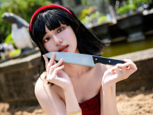 【コスプレ】赤いドレスと包丁を持った美女の狂気！「パーフェクトブルー」霧越未麻に恐ろしいほど見惚れてしまう【写真8枚】 画像