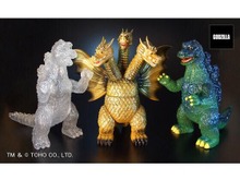“第3次怪獣ブーム”の「ゴジラソフビ」が令和に復刻!キングギドラは3本それぞれの首と頭が可動し、表情豊かにポージング可能 画像