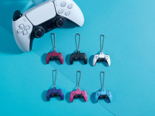 PS5のコントローラーをミニサイズで再現!方向キーとアクションボタンには透明パーツを使用 画像