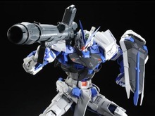 ガンプラ「PG ガンダムアストレイ ブルーフレーム」がプレバンで再販!大型武器「M68キャットゥス 500mm無反動砲」も大スケールで再現 画像