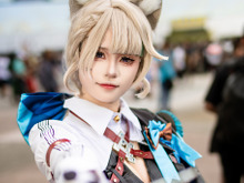 【コスプレ】台湾美女が魅せる『原神』リネットが優雅すぎる!黒ストッキングが映えるスラリと伸びる美脚にドキッ【写真9枚】 画像