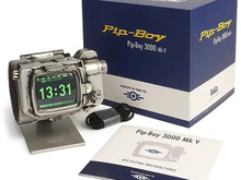 『フォールアウト』ドラマ版「Pip-Boy」レプリカがお手元に!Vault Boyもやってくる期間限定ショップ開催 画像